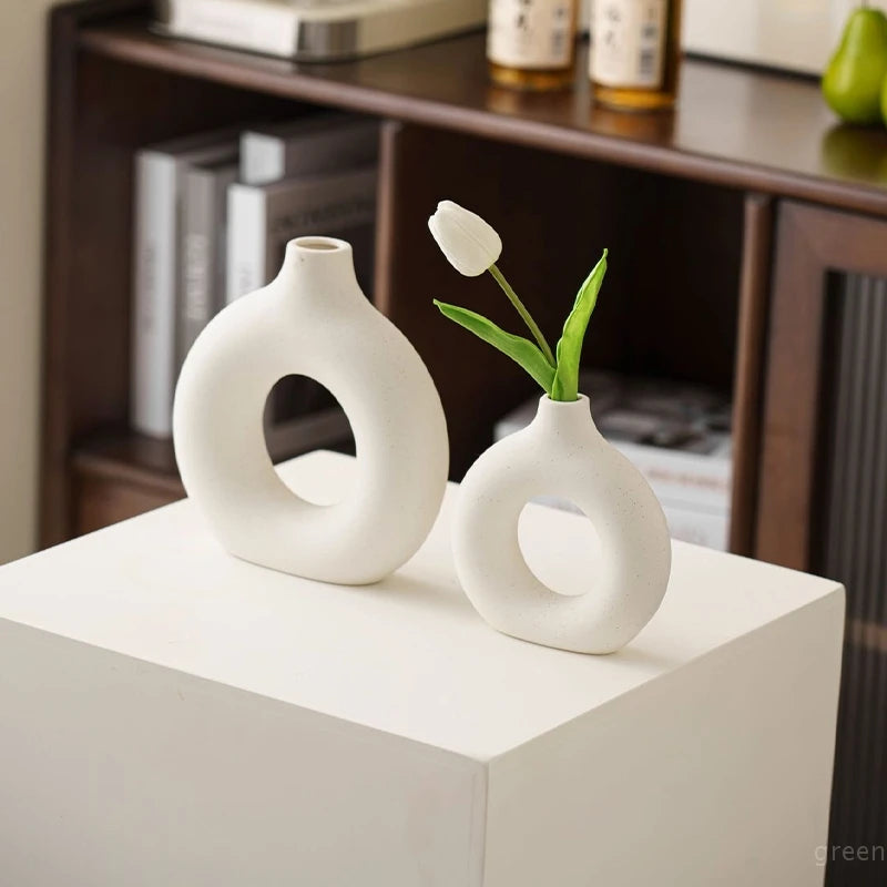 Imitation Ceramic White Donut Vase – Minimalist Decorative Flowerpot for Home & Office